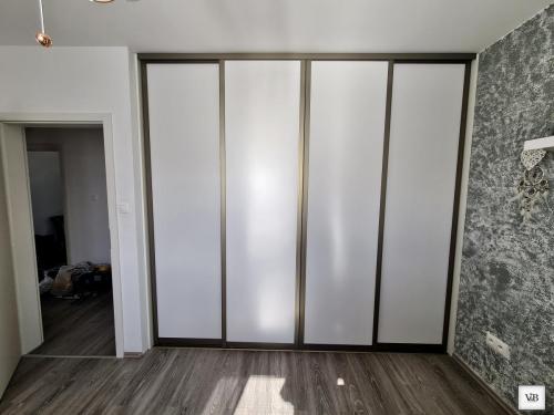 Matná biela/šampaň